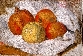 Pommes, Coing et Grenade Sur un Linge